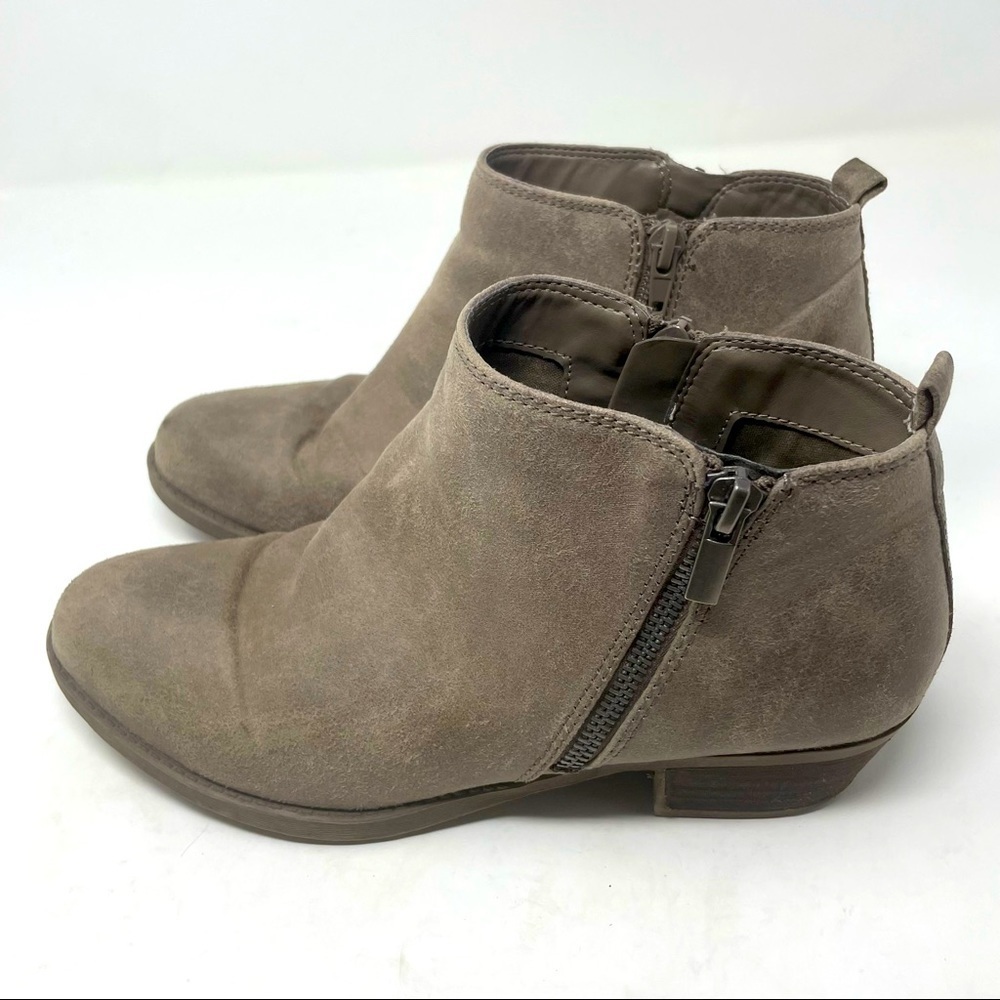 Carlos Leather Ankle Boots Side Zip Stacked Heel Size 9.5 Brown/Gray